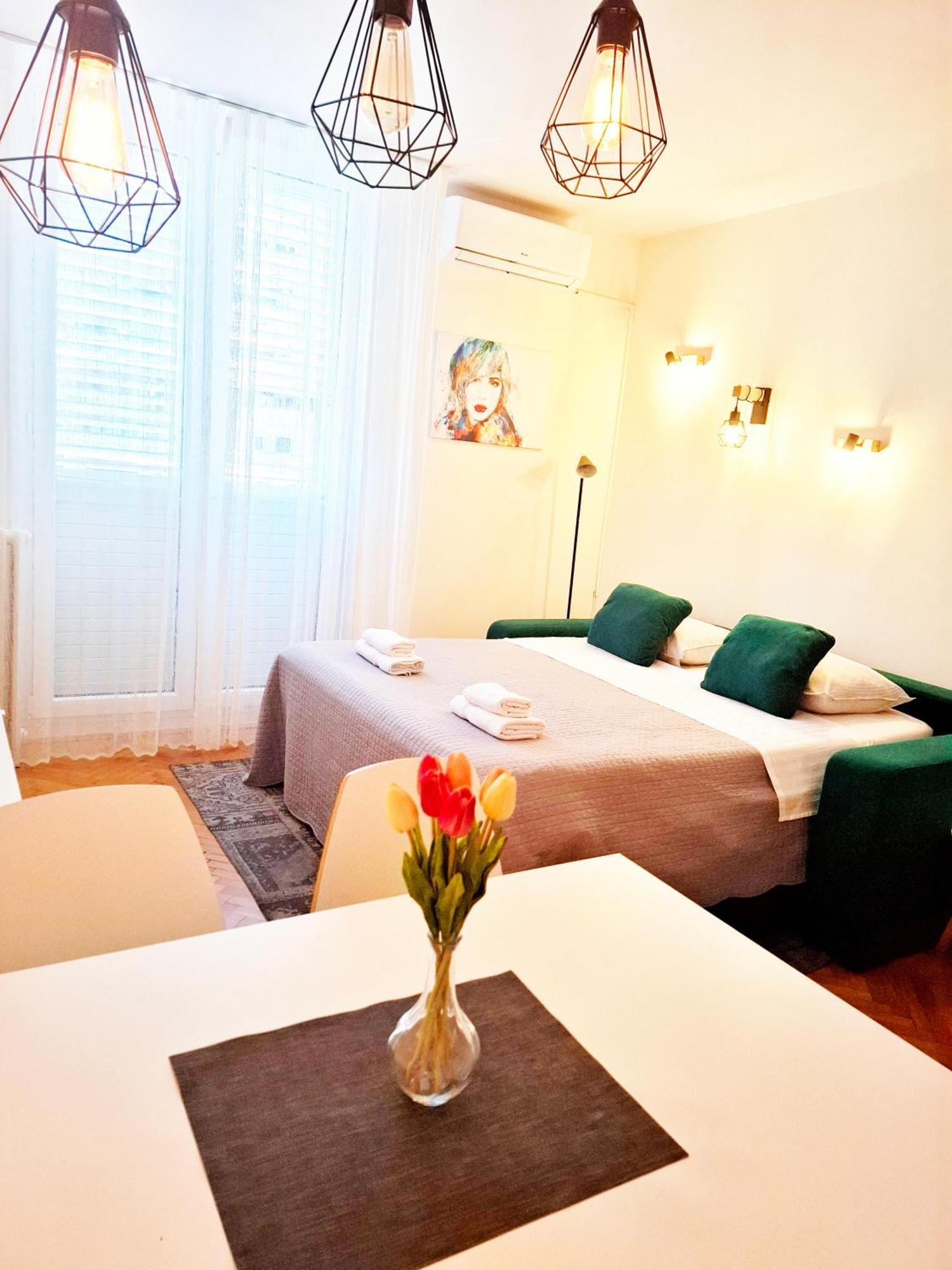New Apartment Vikttoria สปลิท ภายนอก รูปภาพ