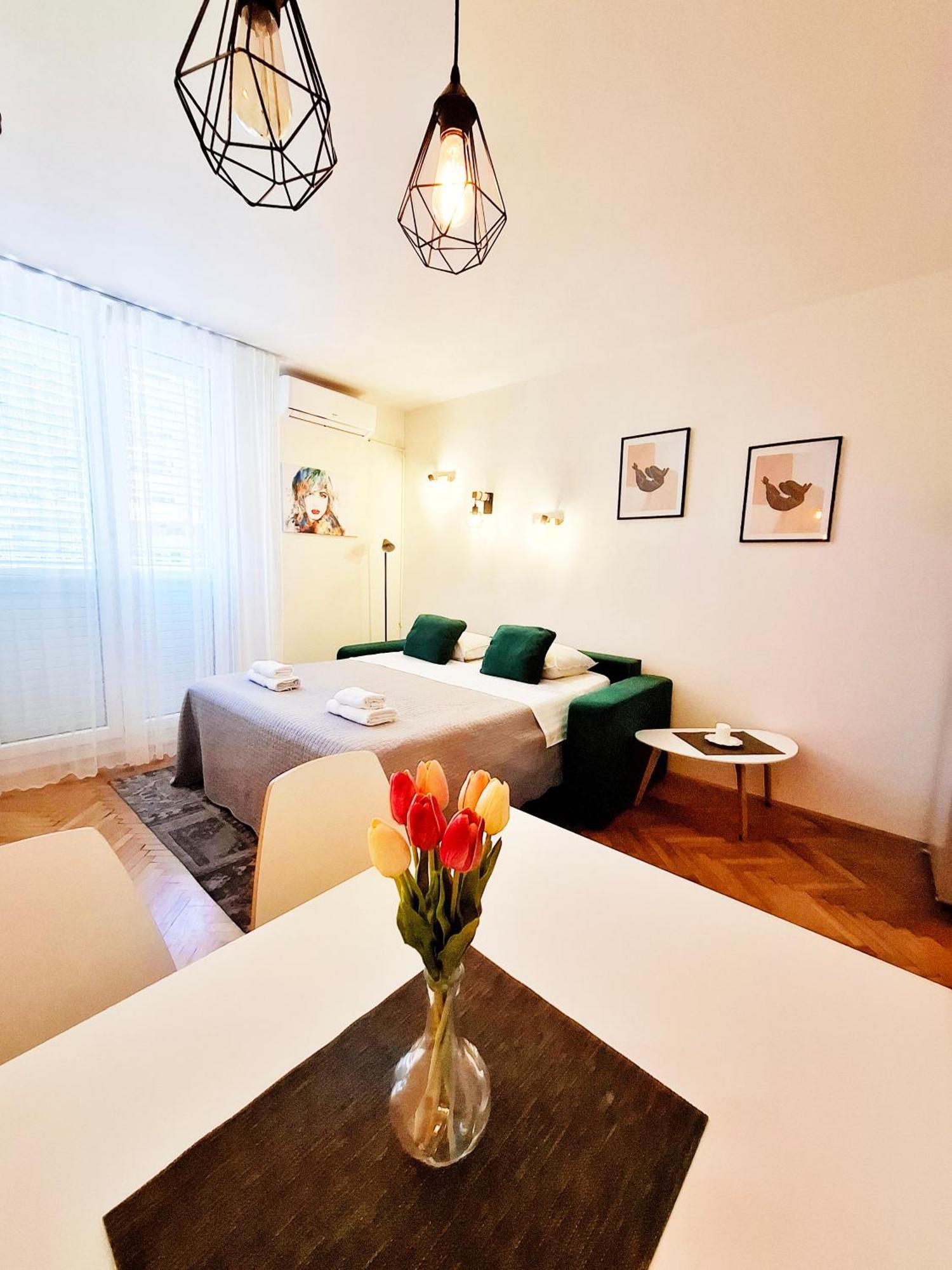 New Apartment Vikttoria สปลิท ภายนอก รูปภาพ